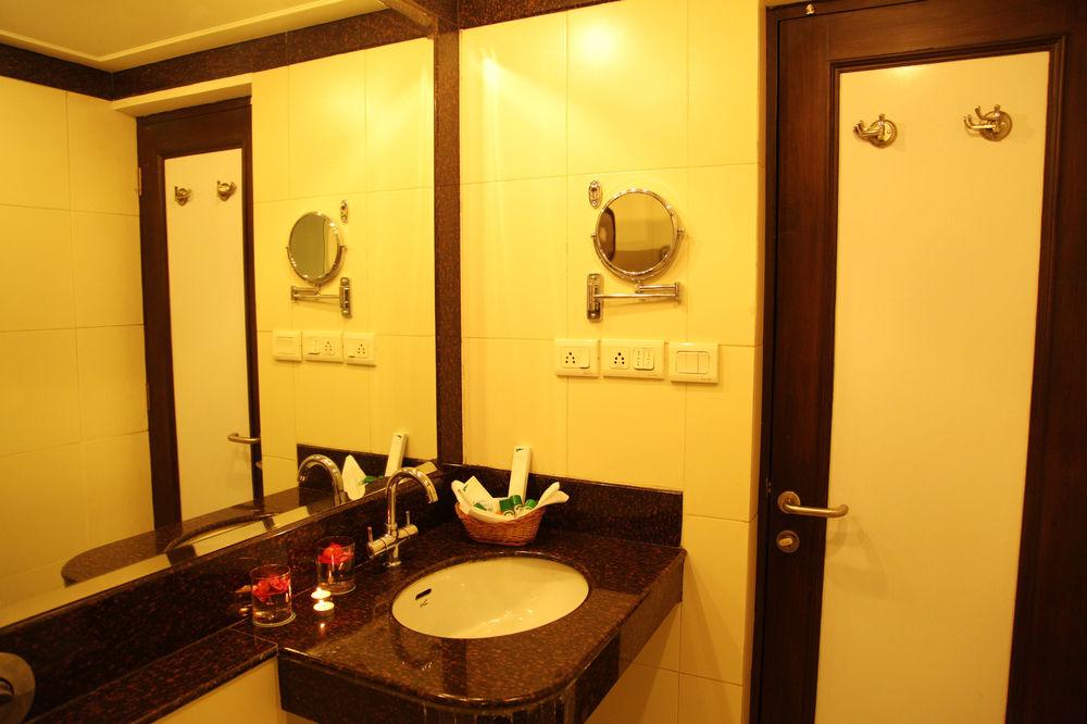 Country Inn & Suites Haridwār Exterior foto