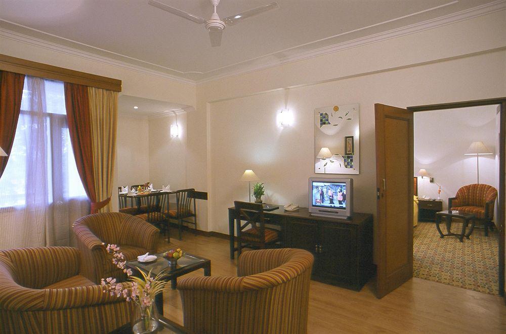 Country Inn & Suites Haridwār Zimmer foto